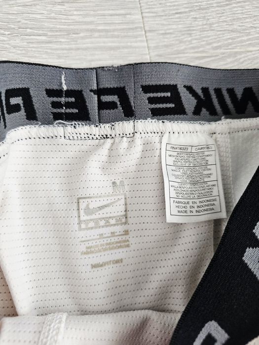 Białe spodenki sportowe Nike m 38