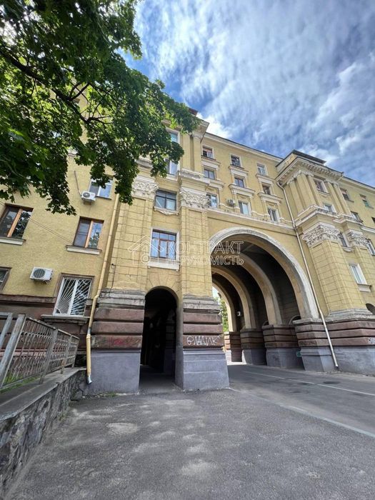 Продам 2 комн Центр Є видновлення Сертификат Никольский