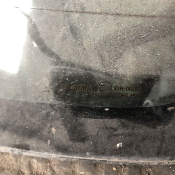 Скло заднє Mazda 626 GF (седан) 1999