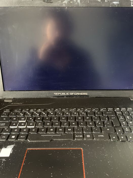 ASUS ROG Strix – i7 / 16GB RAM / GTX (para peças ou uso com danos)