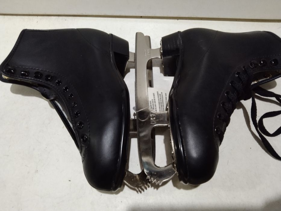 Łyżwy figurowe Skóra rozmiar 34 nowe Okazja