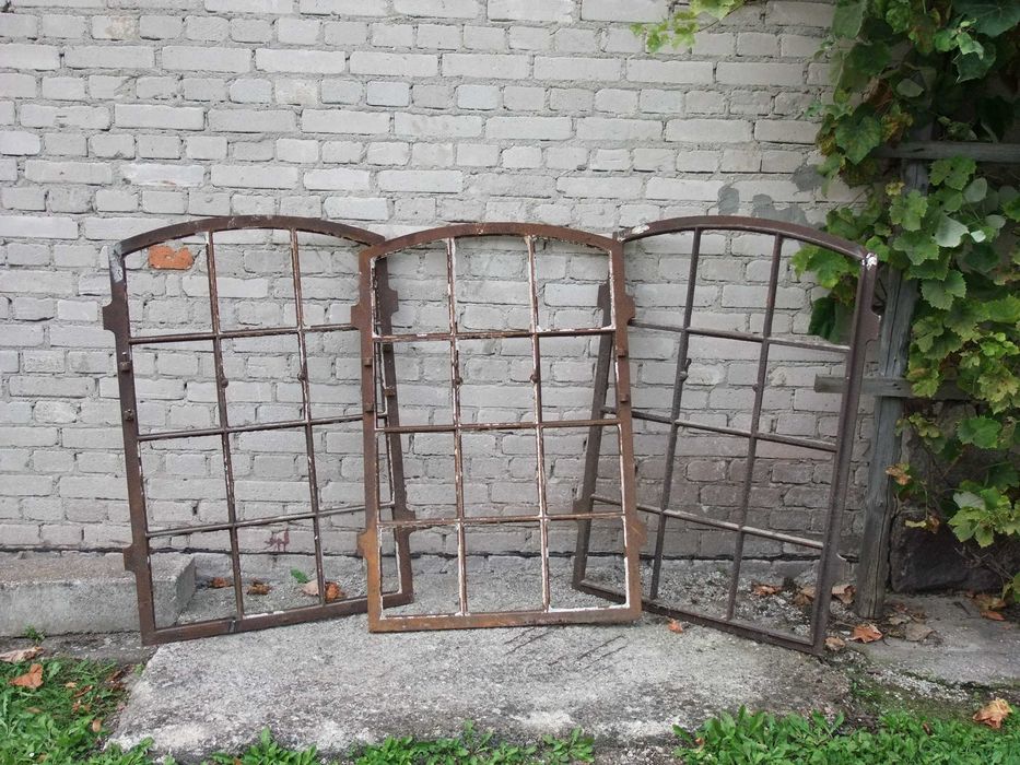 STARE okno zeliwne