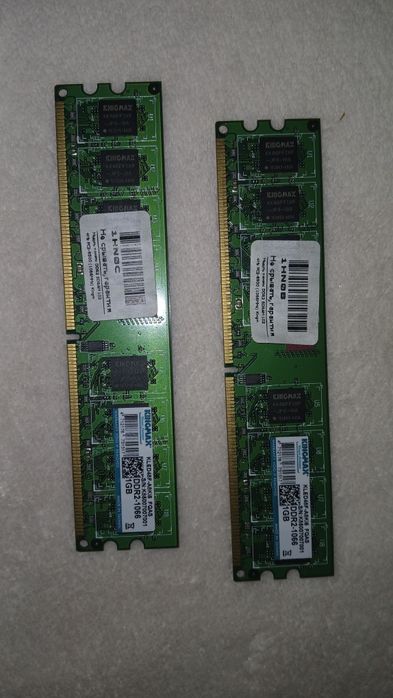 Две планки oперативной памяти по 1гб