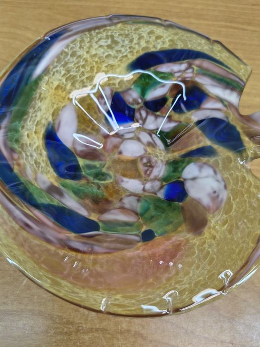 Ręcznie formowana patera / talerzyk artystyczny – szkło wielobarwne