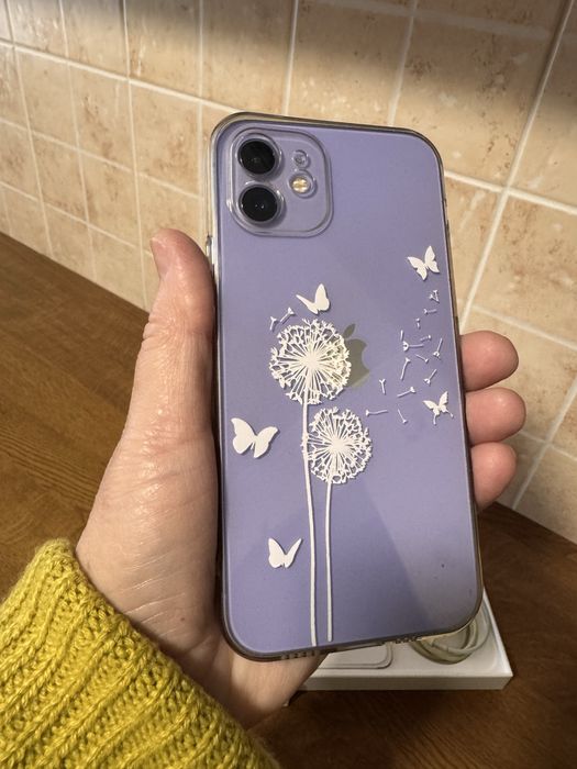 Продам iPhone 12