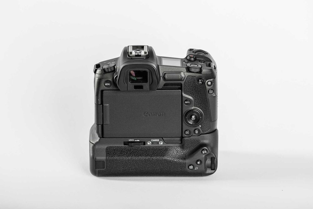 O Kit Perfeito para Fotografia: Canon EOS R + Punho + Lente 50mm