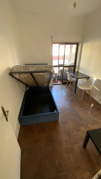 Quarto para arrendar em frente a terminal fluvial do Barreiro