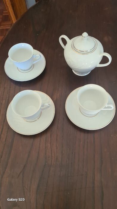 3 chávenas de chá e açucareiro lindíssimos