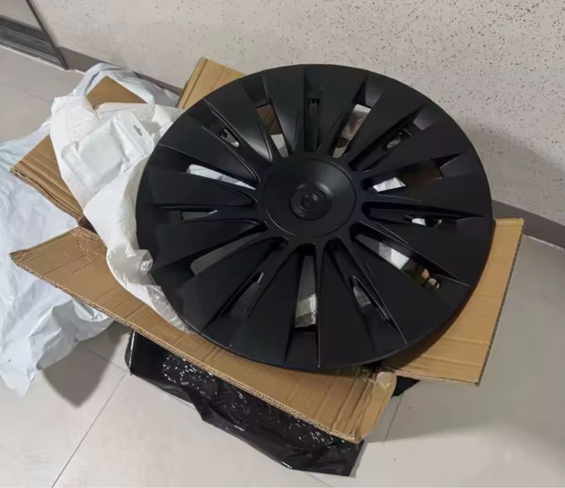 Ковпаки Tesla model Y r19