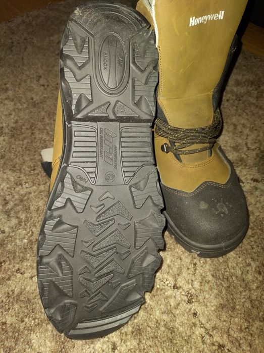 Buty robocze zimowe