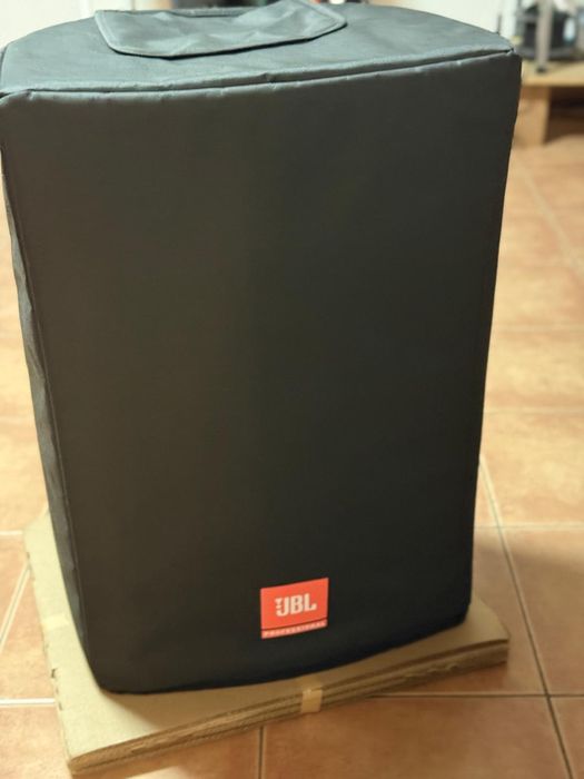 JBL EON 715 + capa oficial