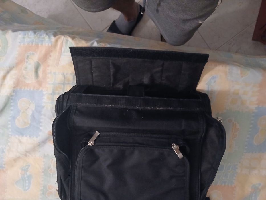 Mala de ombro para PC portátil preta