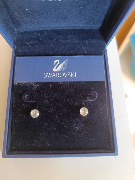 Сережки SWAROVSKI Гвоздики