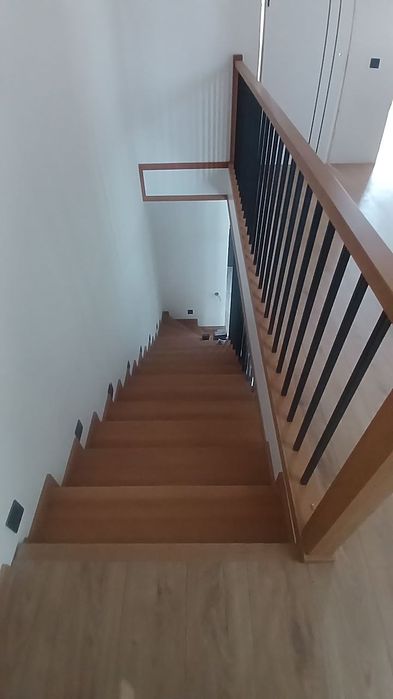 С Ремонтом и кухней новый таун 4спальни/+ студия