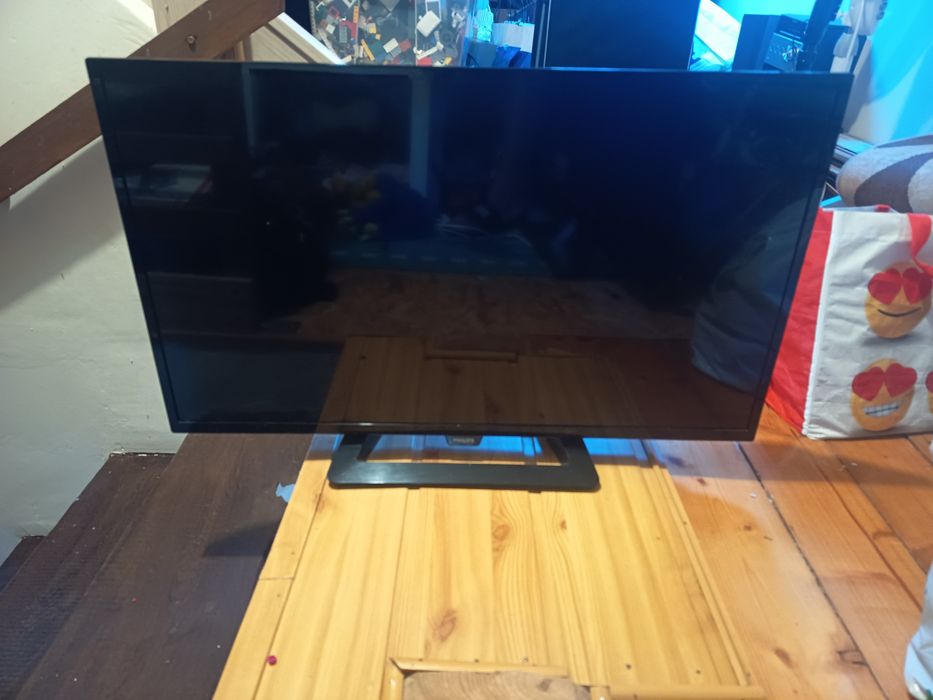 Telewizor Philips 32 całe HDMI i dekoder DVB-T w komplecie!stan bdb