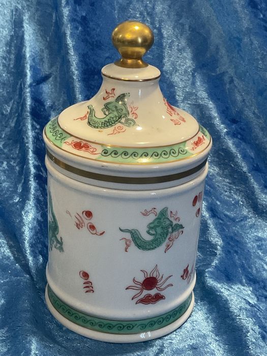 Vista alegre pote com tampa tema dragão 16 cm ,anúncios abaixo .