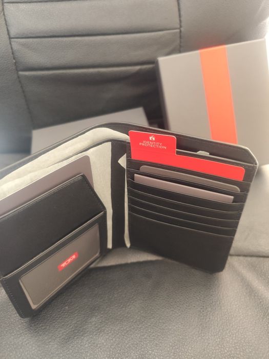 Carteira porta passaporte TUMI64176331458947121