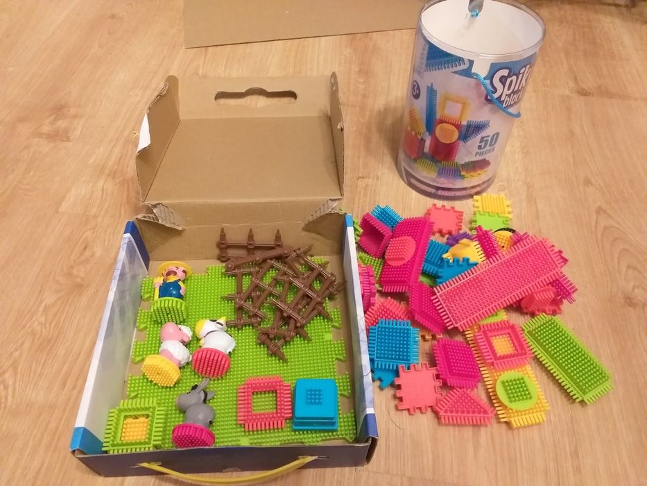 Zabawka Spiky Blocks klocki do łączenia farma