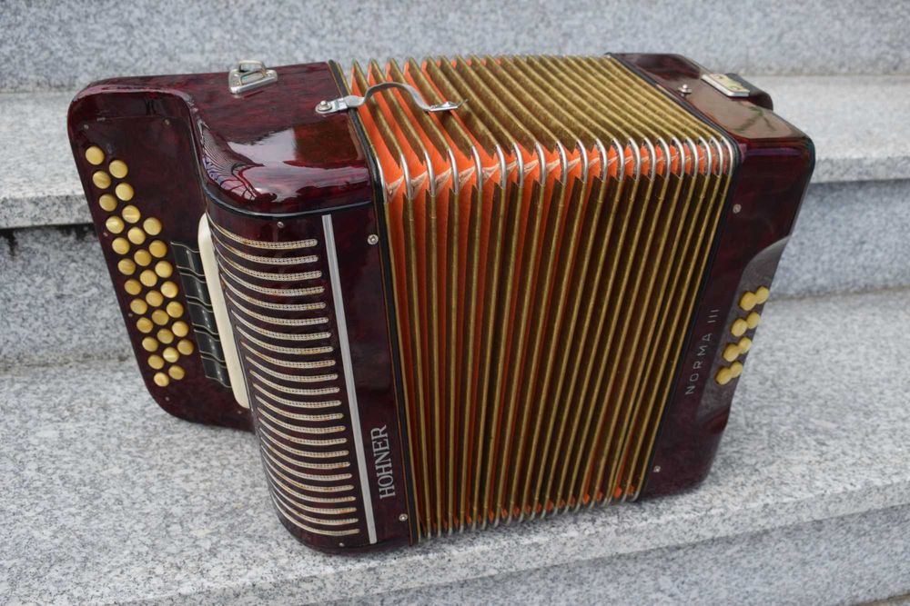 HOHNER Concertina, 3-Voice, A-Tuned, Model No. 21564283975331713124
