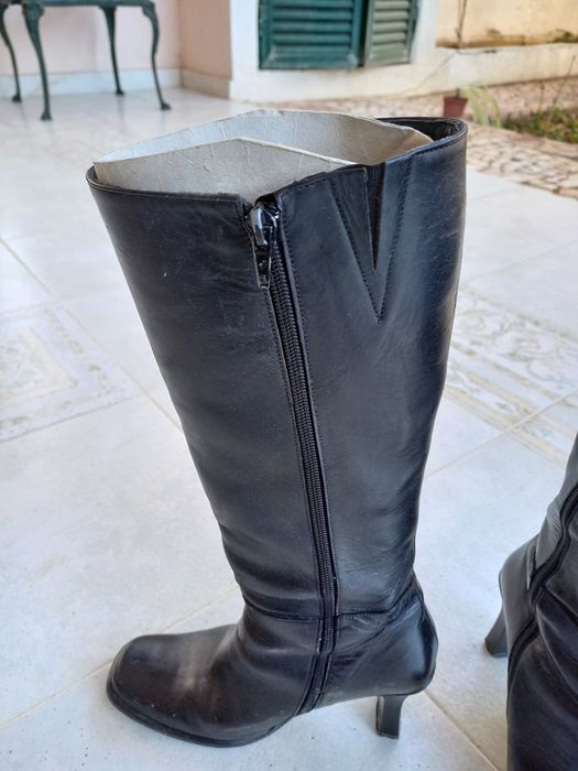 Botas de senhora em pele
