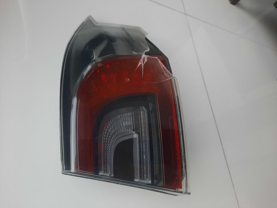 Lampa prawy tył Tesla model S w błotnik Europa