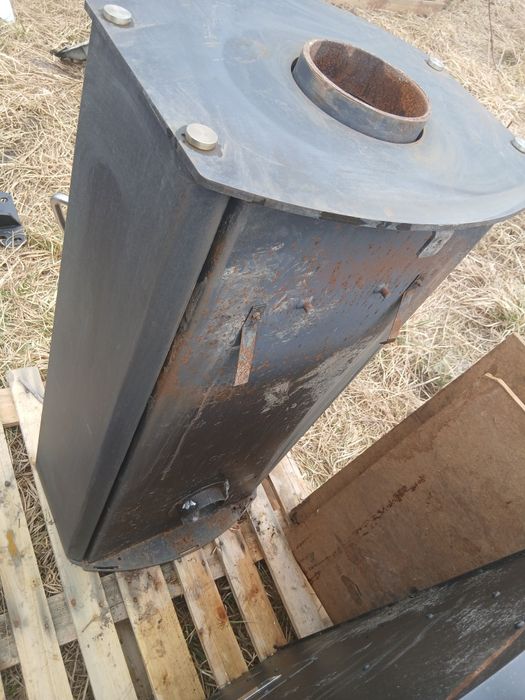 Piec kominek z dolotem powietrza Rais