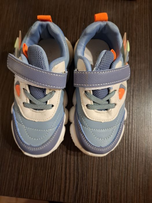 Дитячі кросівки 27 розмір