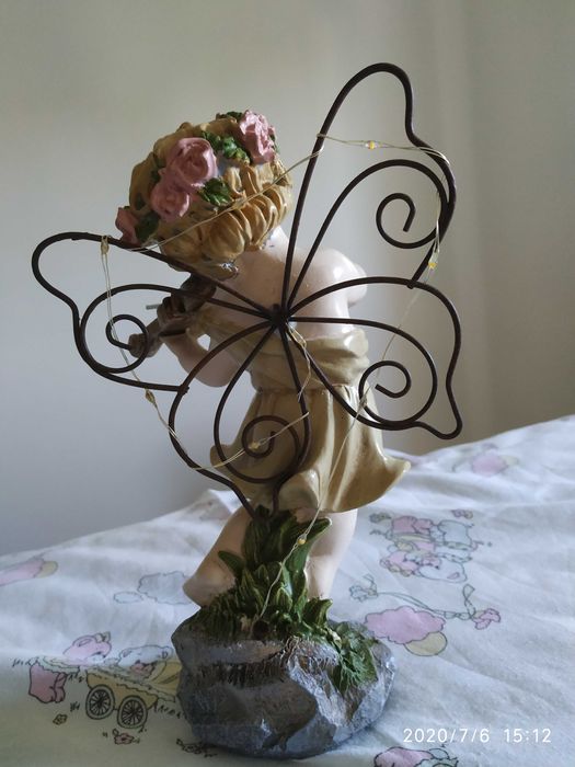 Luz de presença menina violino