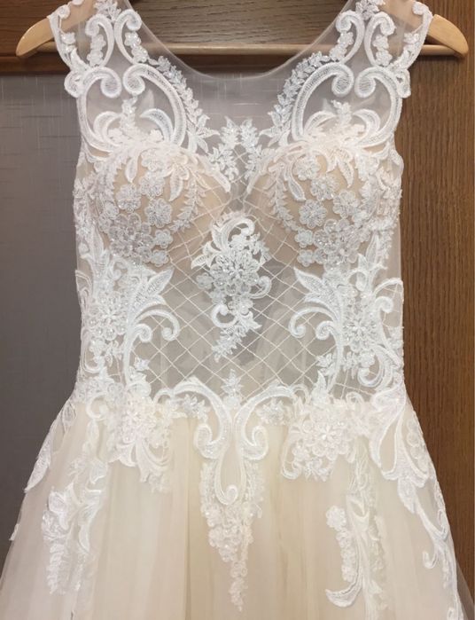 Весільна сукня