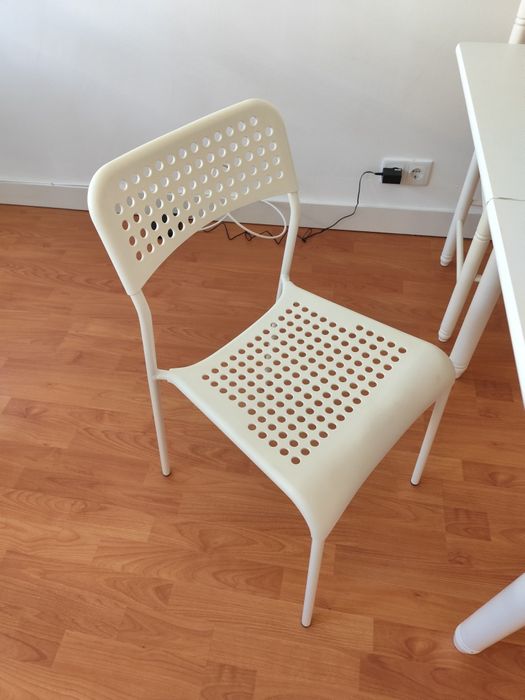 Mesa de jantar reversível com 3 cadeiras