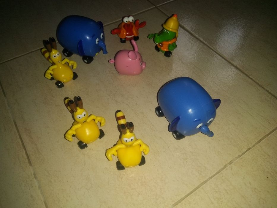 Figuras/bonecos de "Selva sobre rodas" para brincar ou colecionar