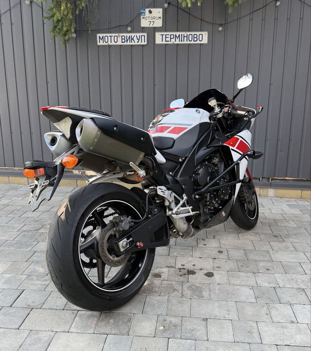 Yamaha R1 доставка-обмін