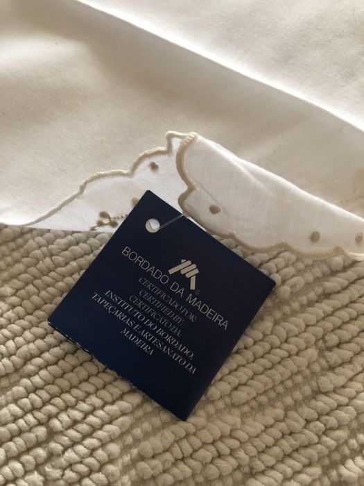 Lenço de mão bordado da Madeira