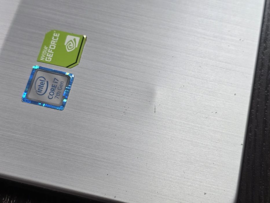 Ноутбук 17.3" Full HD Core i7 MX150