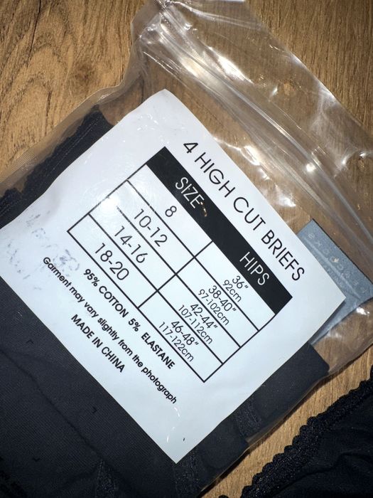 Peacocks 4 x czarne majtki nowe M-L