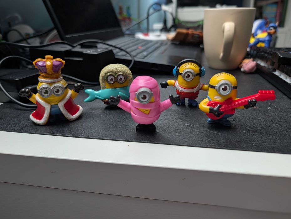 Minionki figurki