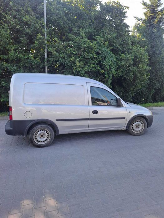 Sprzedam Opel Combo Grupa Chyżbet Sp.zo.o. Charsznica