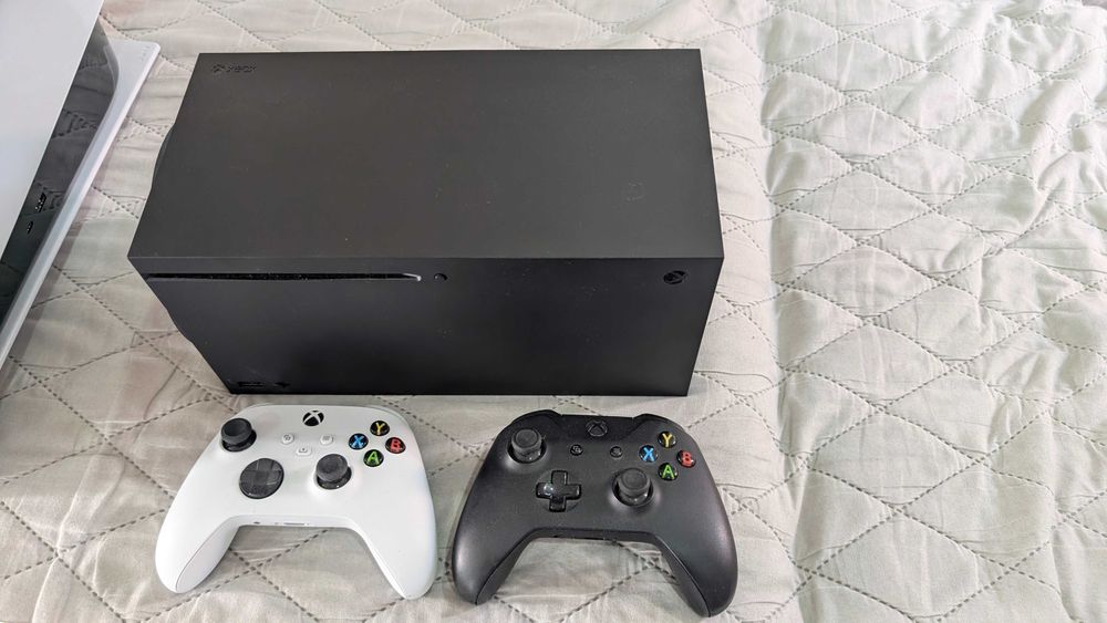 Xbox series X 1 TB Com 2 Comandos