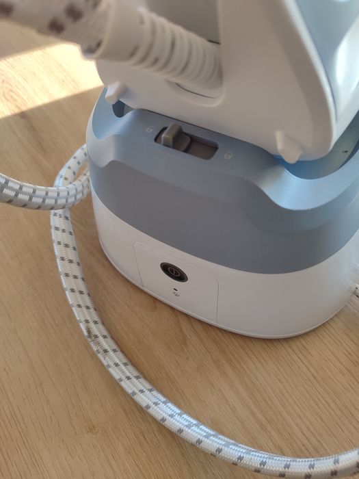 Ferro engomar a vapor AEG