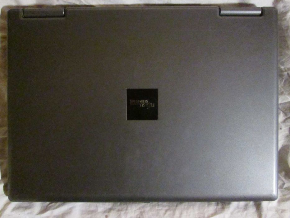 Ноутбук Fujitsu Siemens Esprimo Mobile V5515