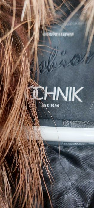 Kurtka ze skory czarna z futrem Ochnik