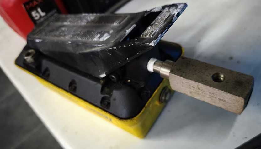 Bomba de pé hidráulica Enerpac PATG1102N