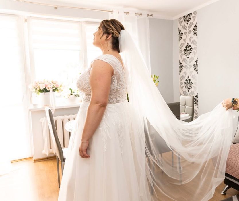 Suknia ślubna plus size