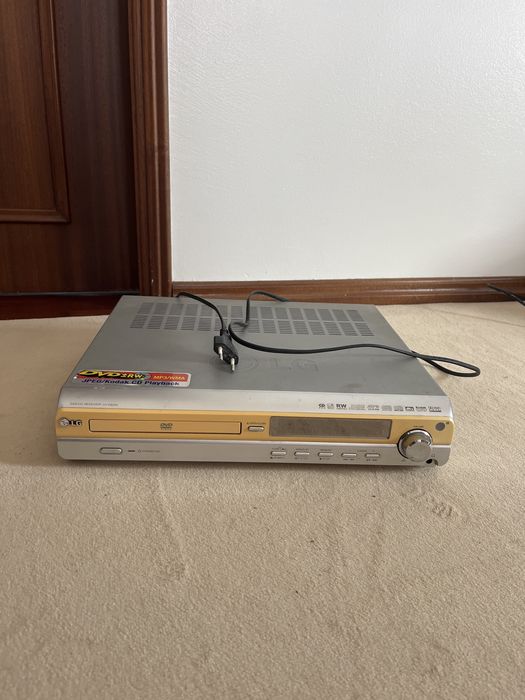 LG Home Cinema DVD/CD Receiver LH-D6245 Usado