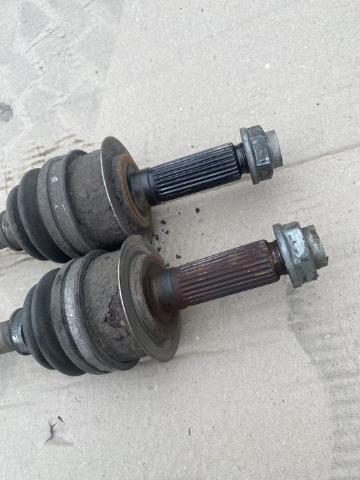 Задні привод Legasy 03-09