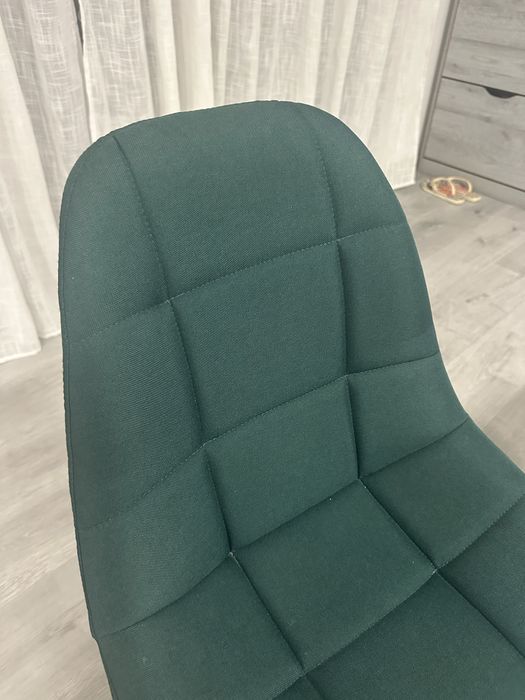 6 Cadeiras almofadadas verdes