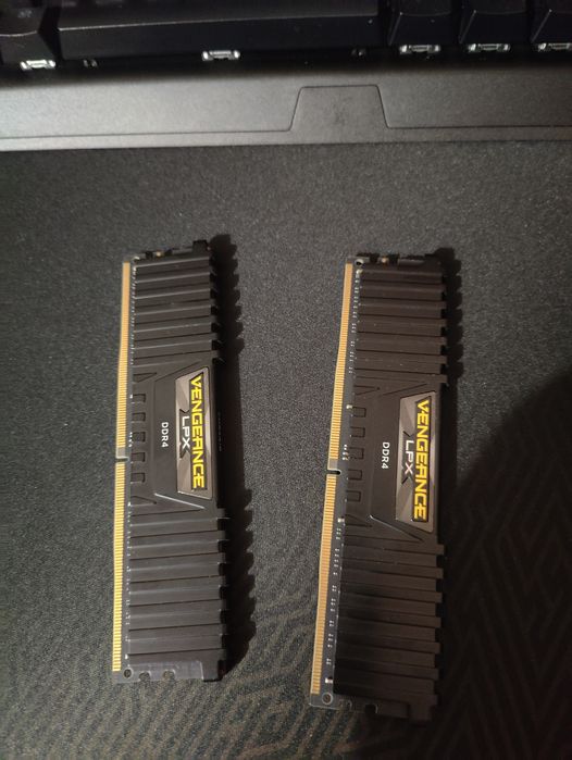 Оперативная память CORSAIR VENGEANCE LPX DDR4/2×16 32gb/3600MHz