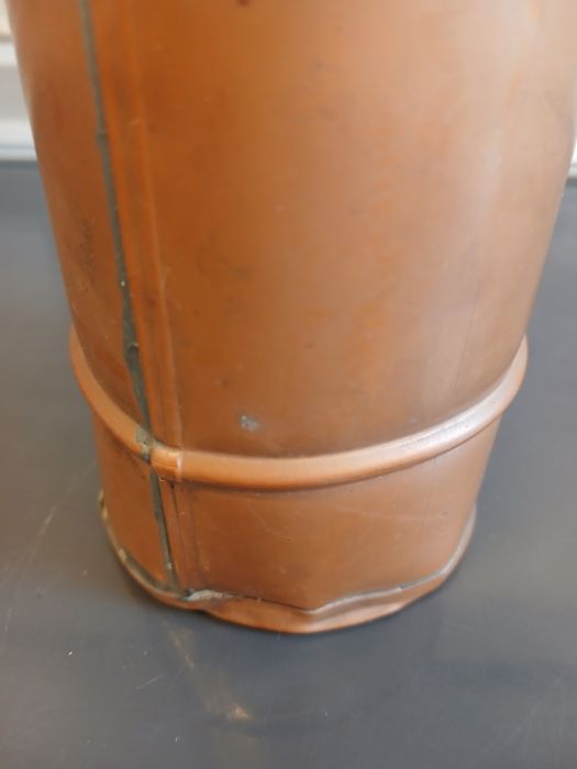 Botija cobre antiga