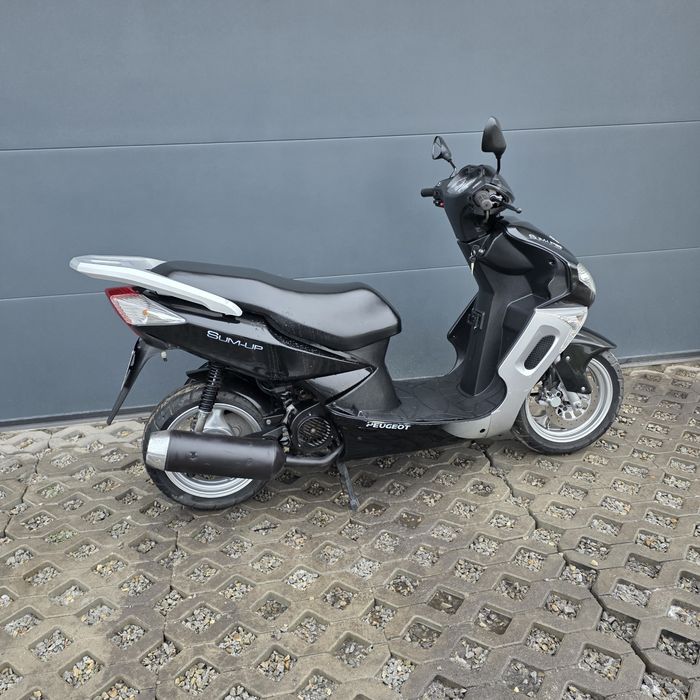 Peugeot sum-up 125.