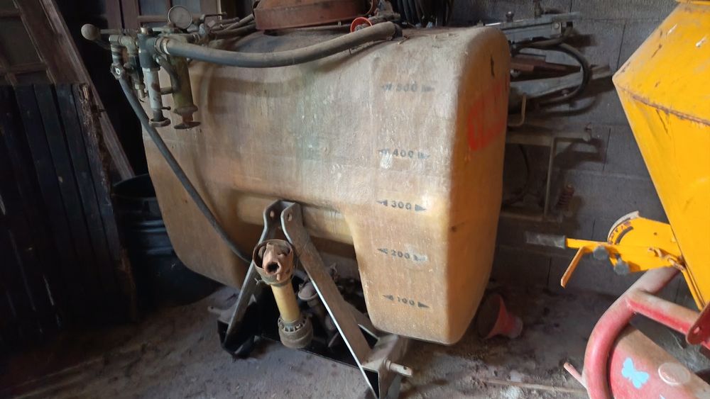Vendo máquina de sulfatar de 500 litros